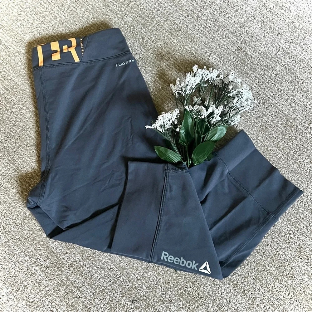 Reebok Playdry Capri Logo Workout Leggings - Small